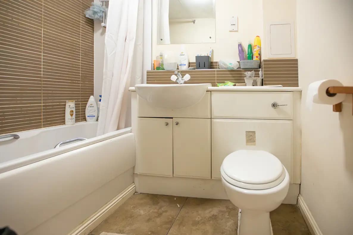 property photo 11 of 28