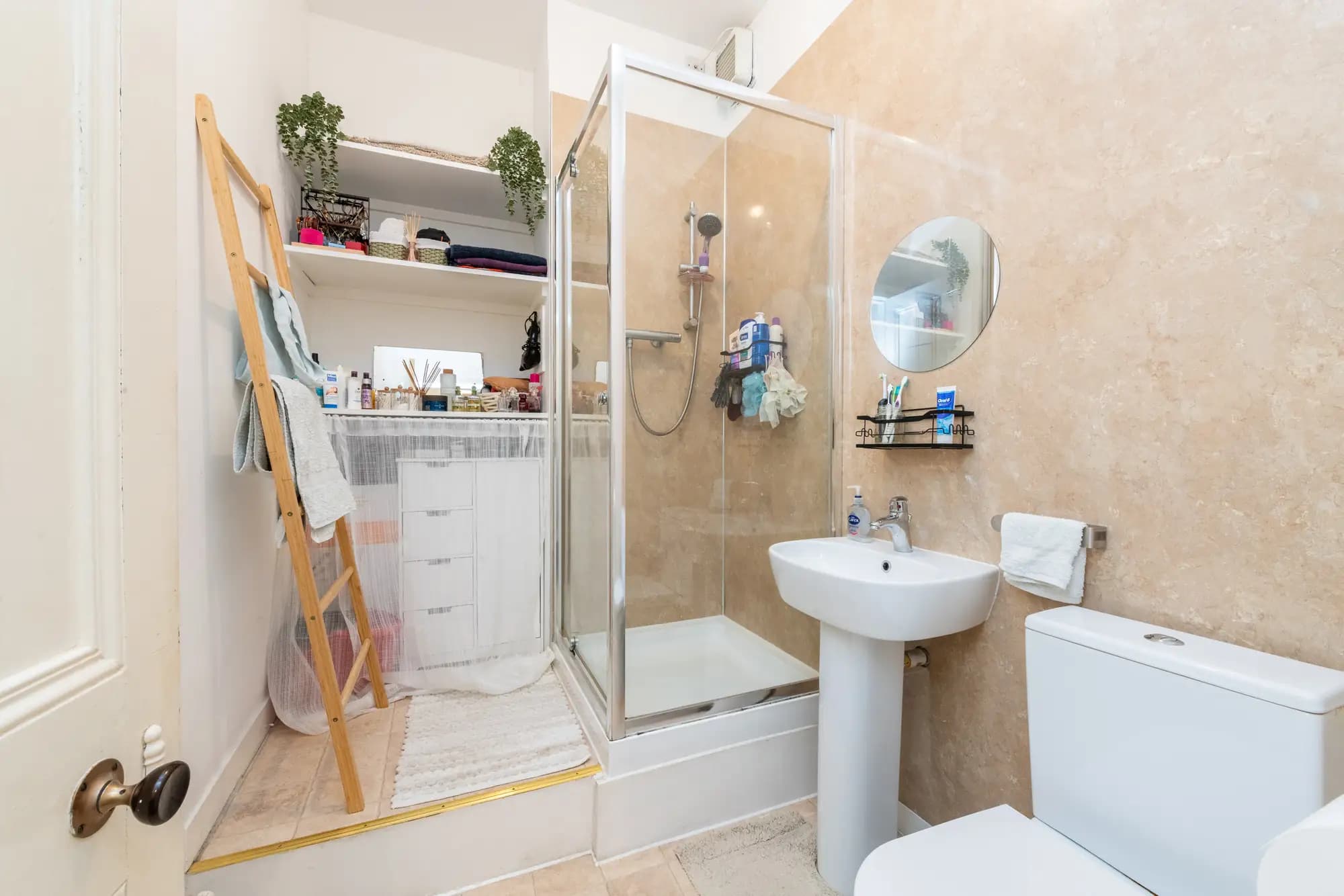 property photo 9 of 20