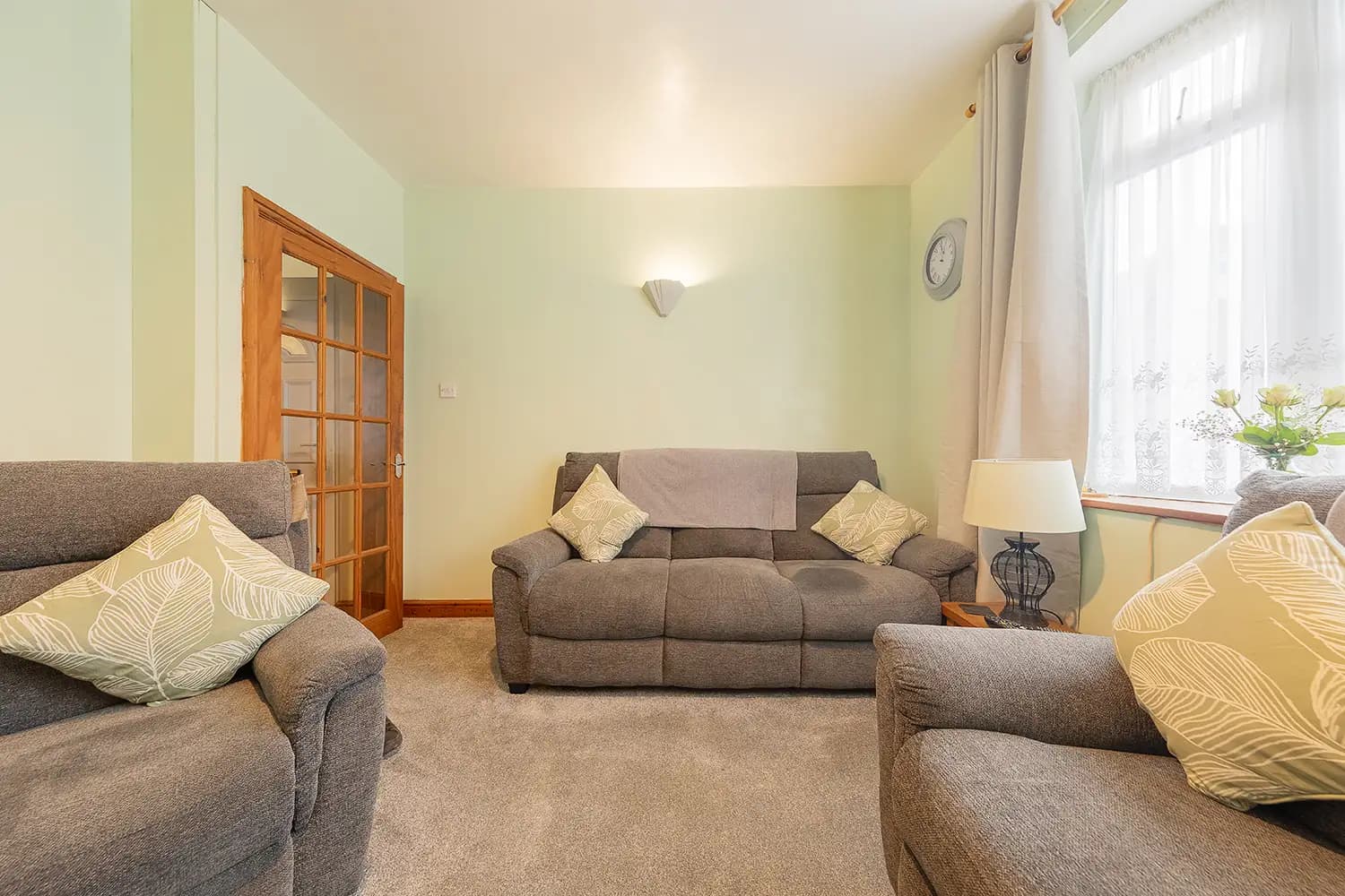 property photo 4 of 31