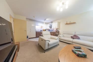 property photo 4 of 21