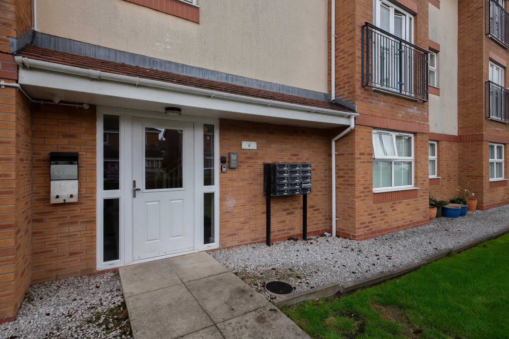 property photo 16 of 18