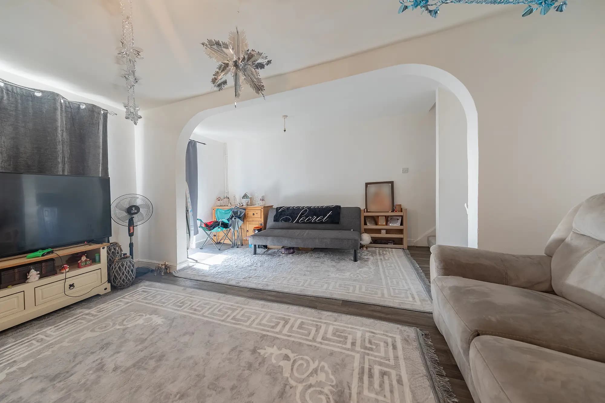 property photo 4 of 17