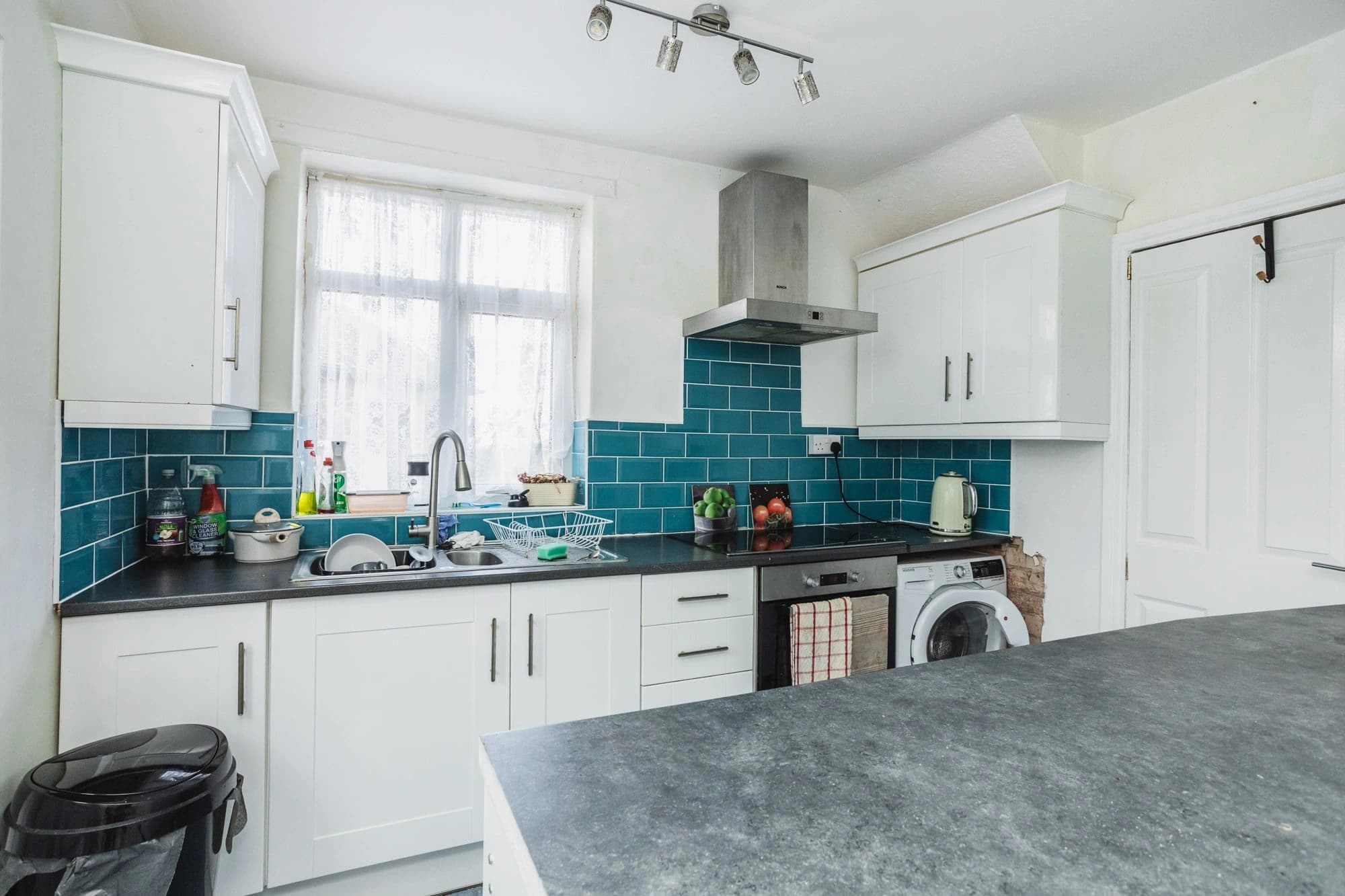 property photo 10 of 32