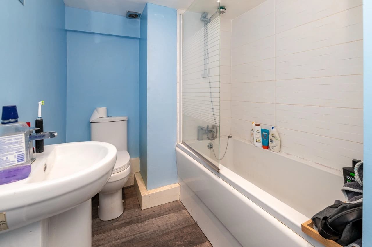 property photo 27 of 48
