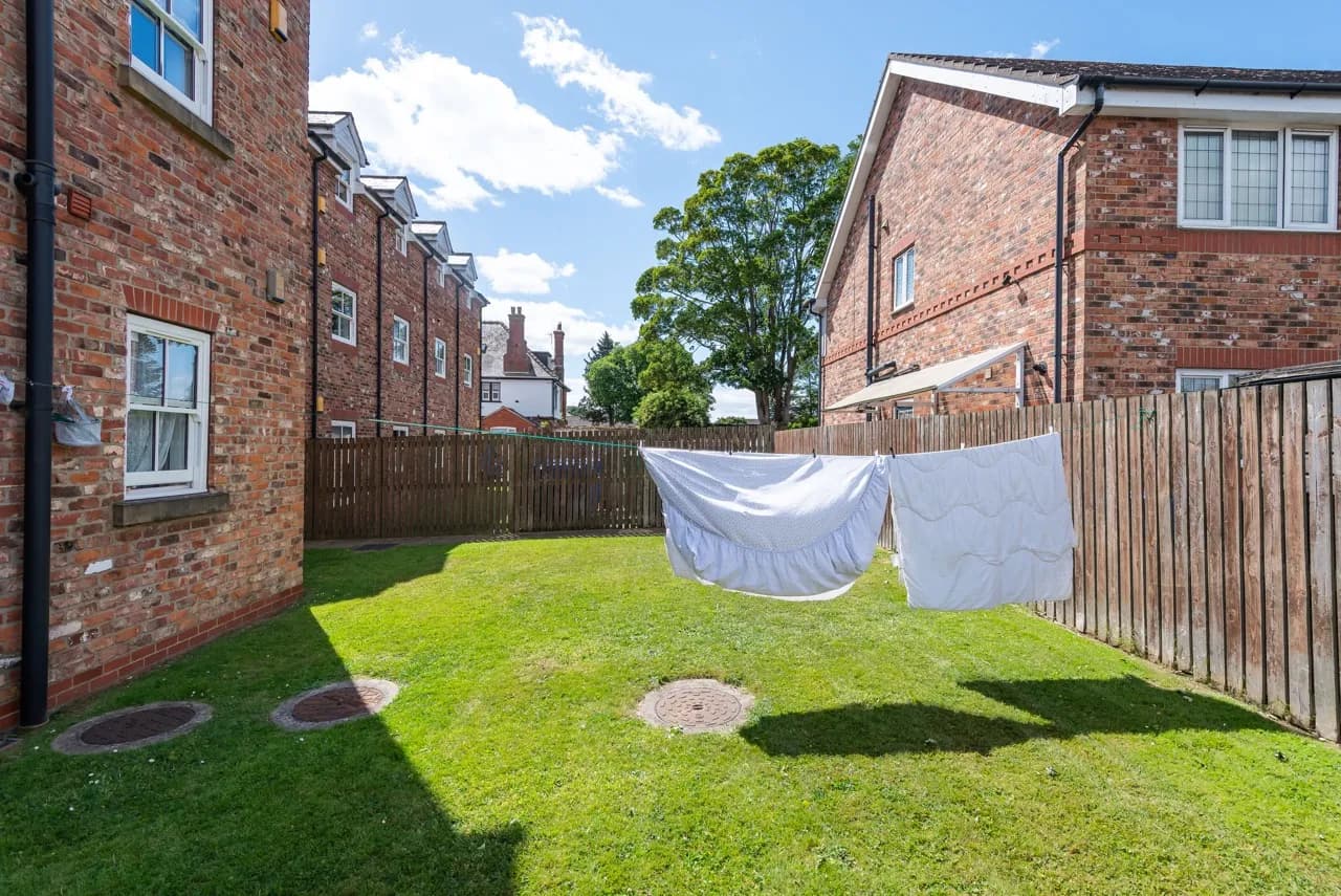 property photo 18 of 20