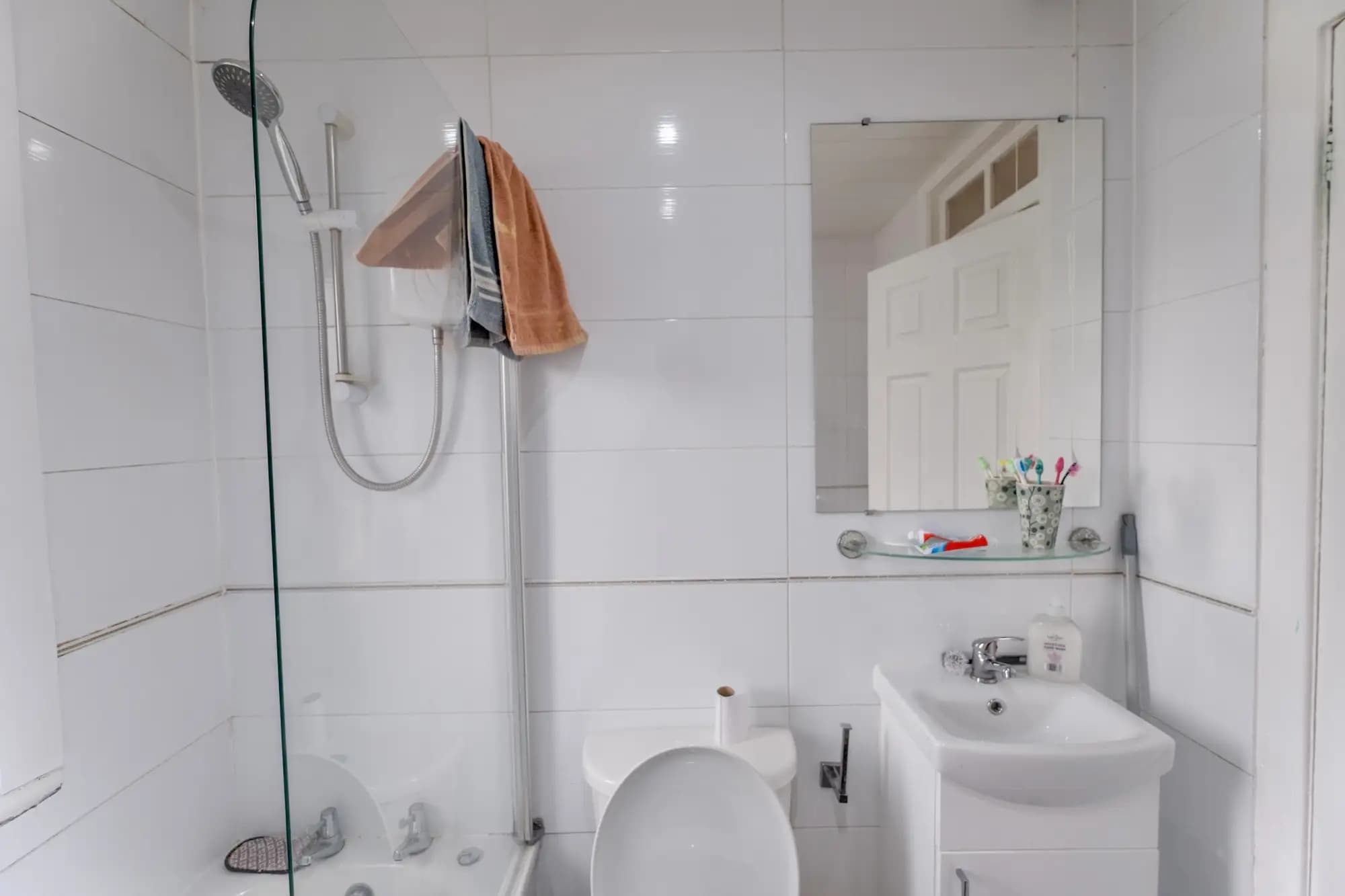 property photo 8 of 16