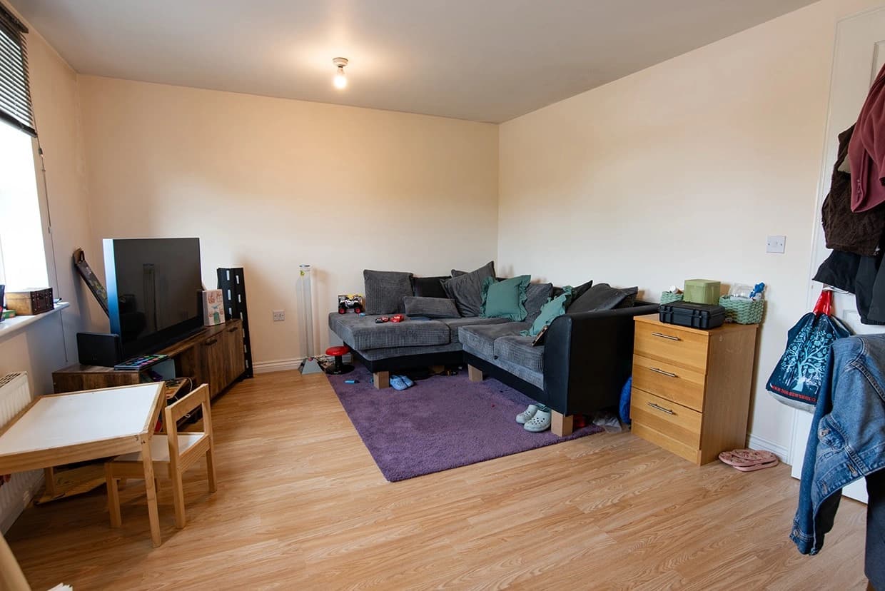 property photo 3 of 17