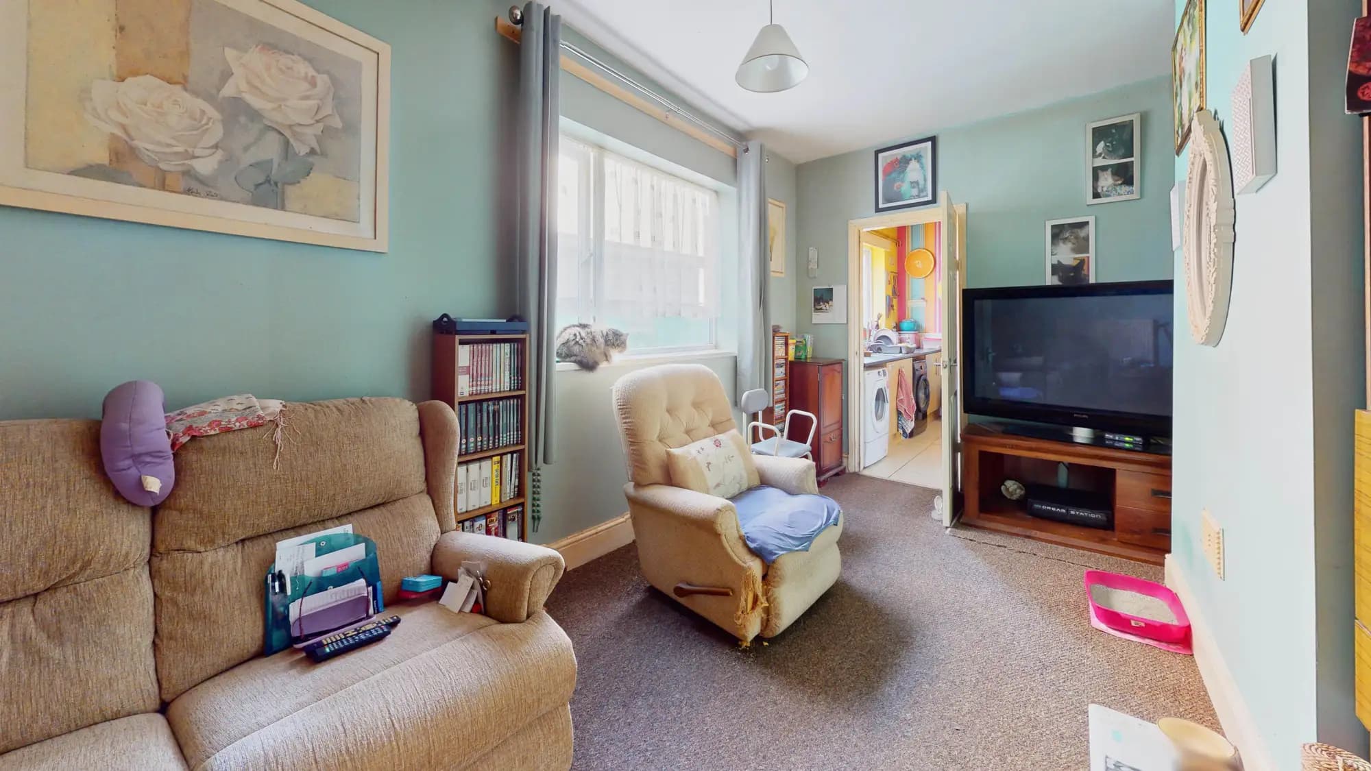 property photo 2 of 32
