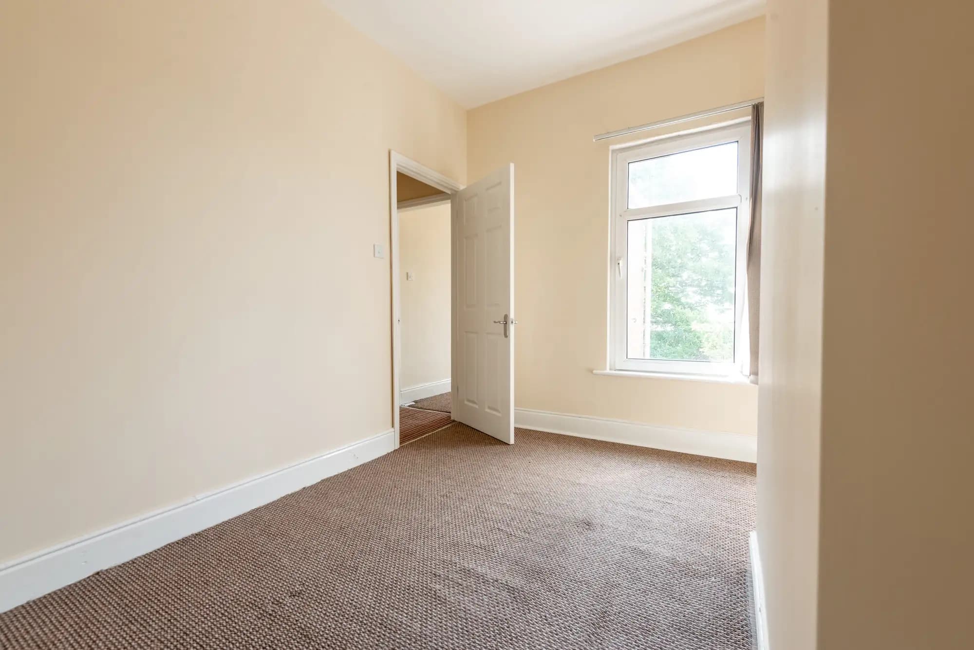 property photo 23 of 44