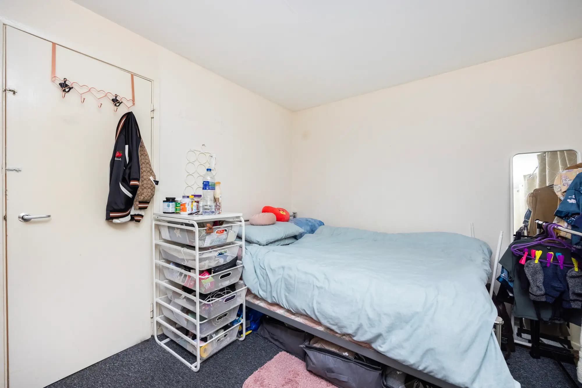 property photo 8 of 17