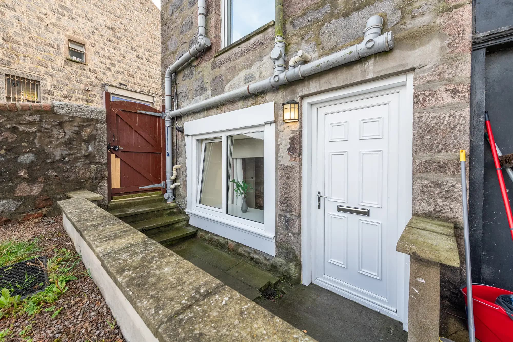 property photo 26 of 31