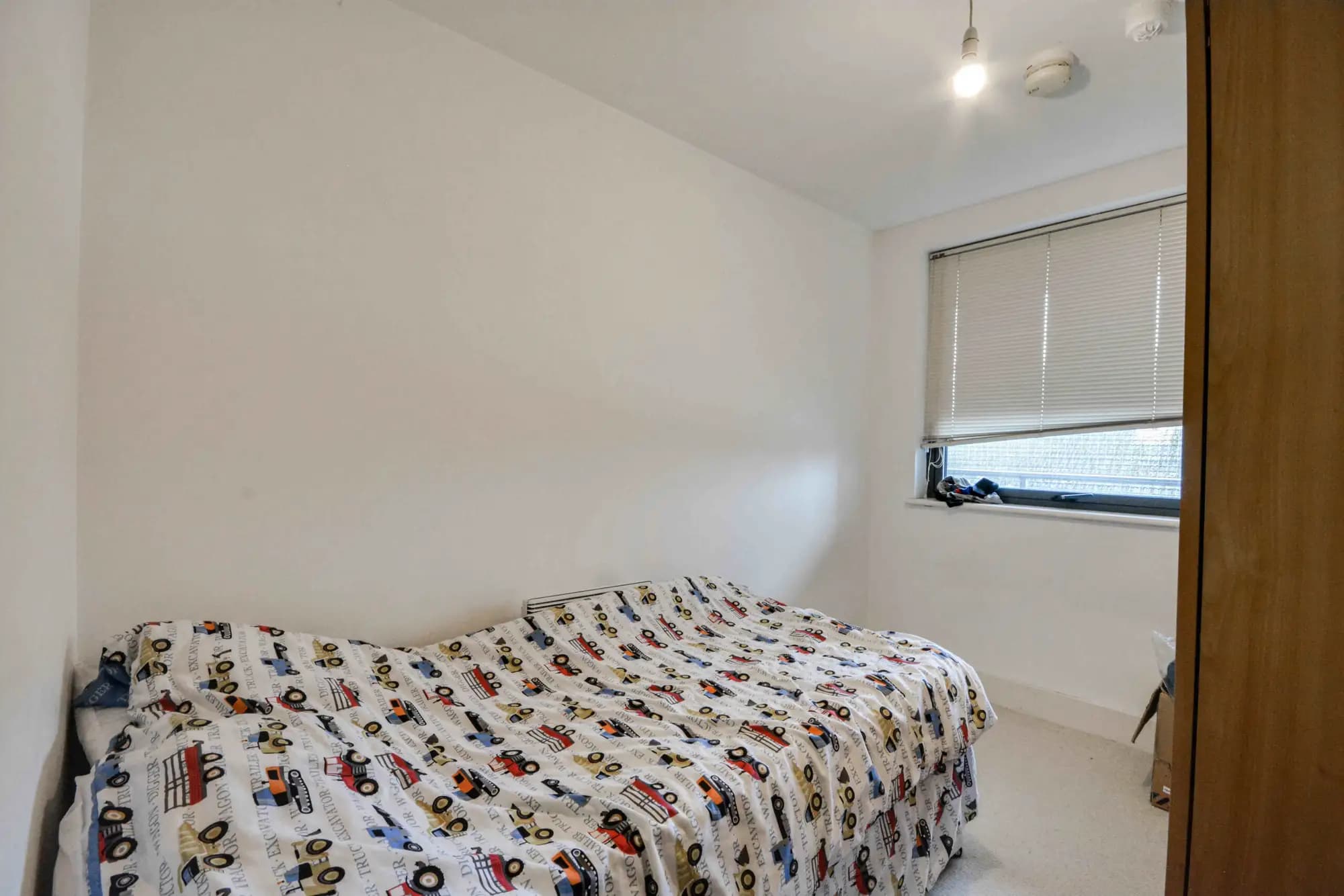 property photo 11 of 15
