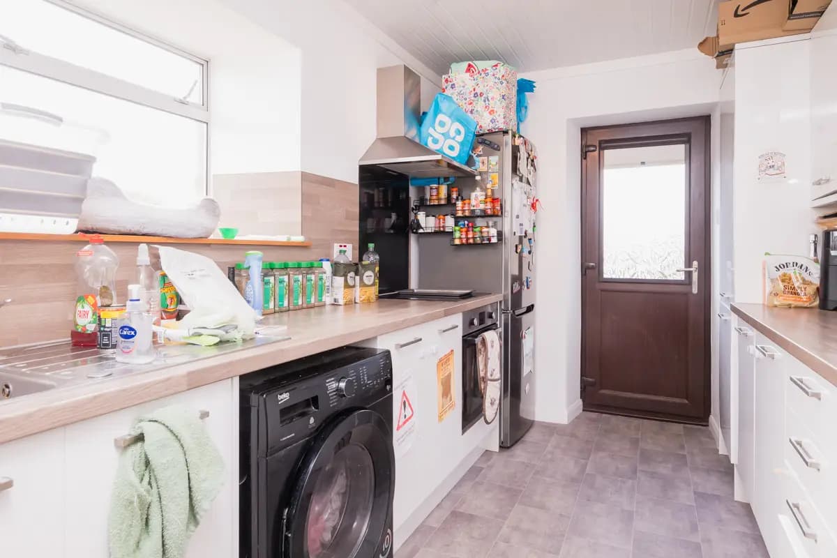 property photo 6 of 25