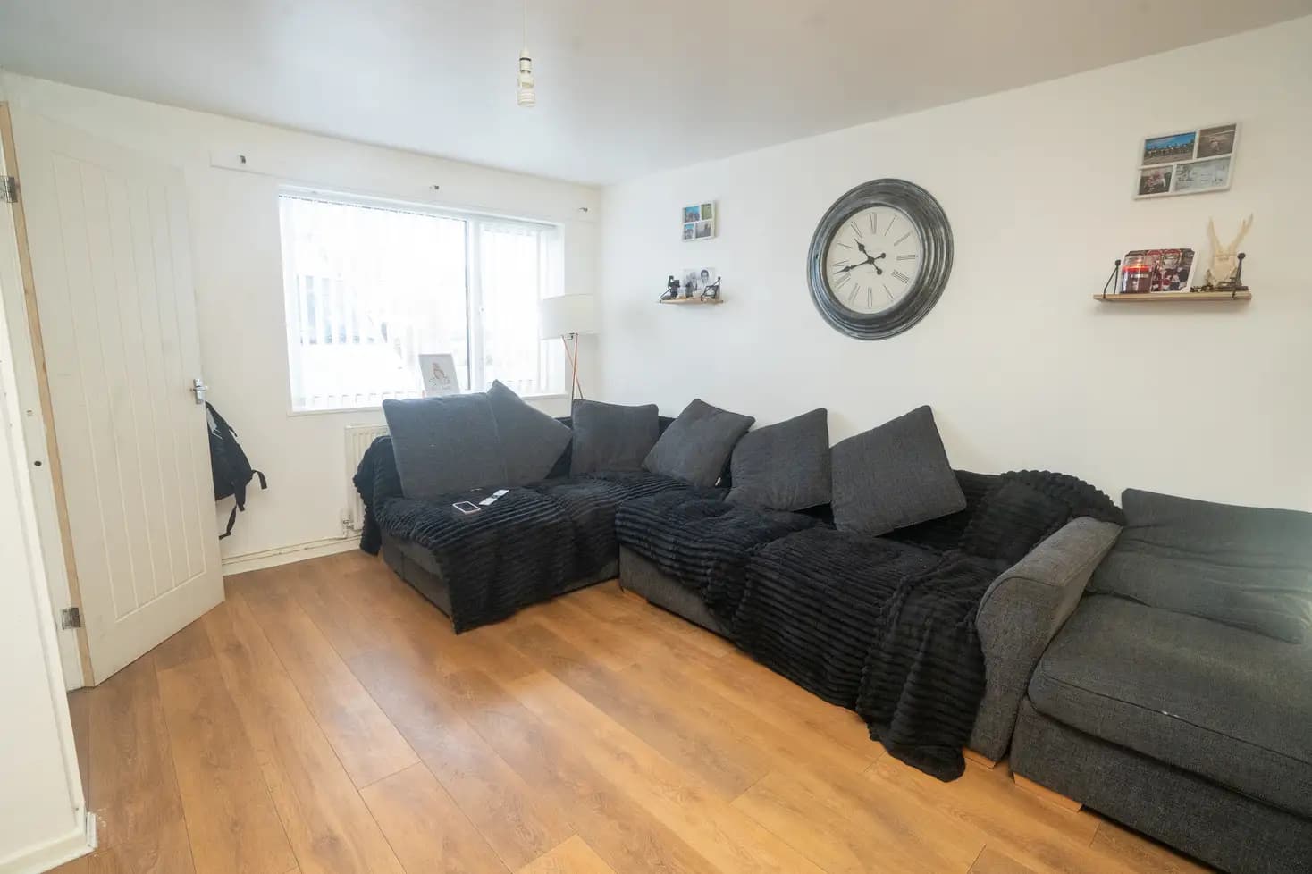 property photo 3 of 27