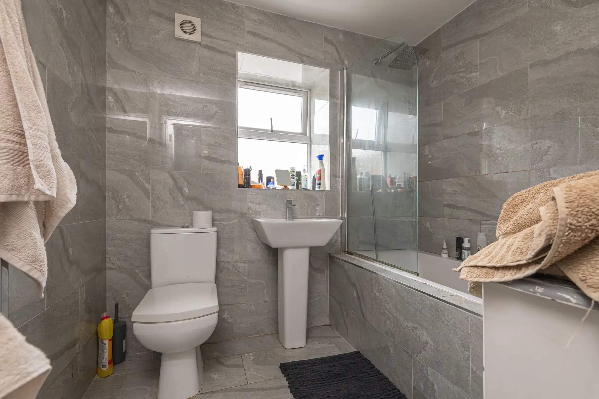 property photo 6 of 14