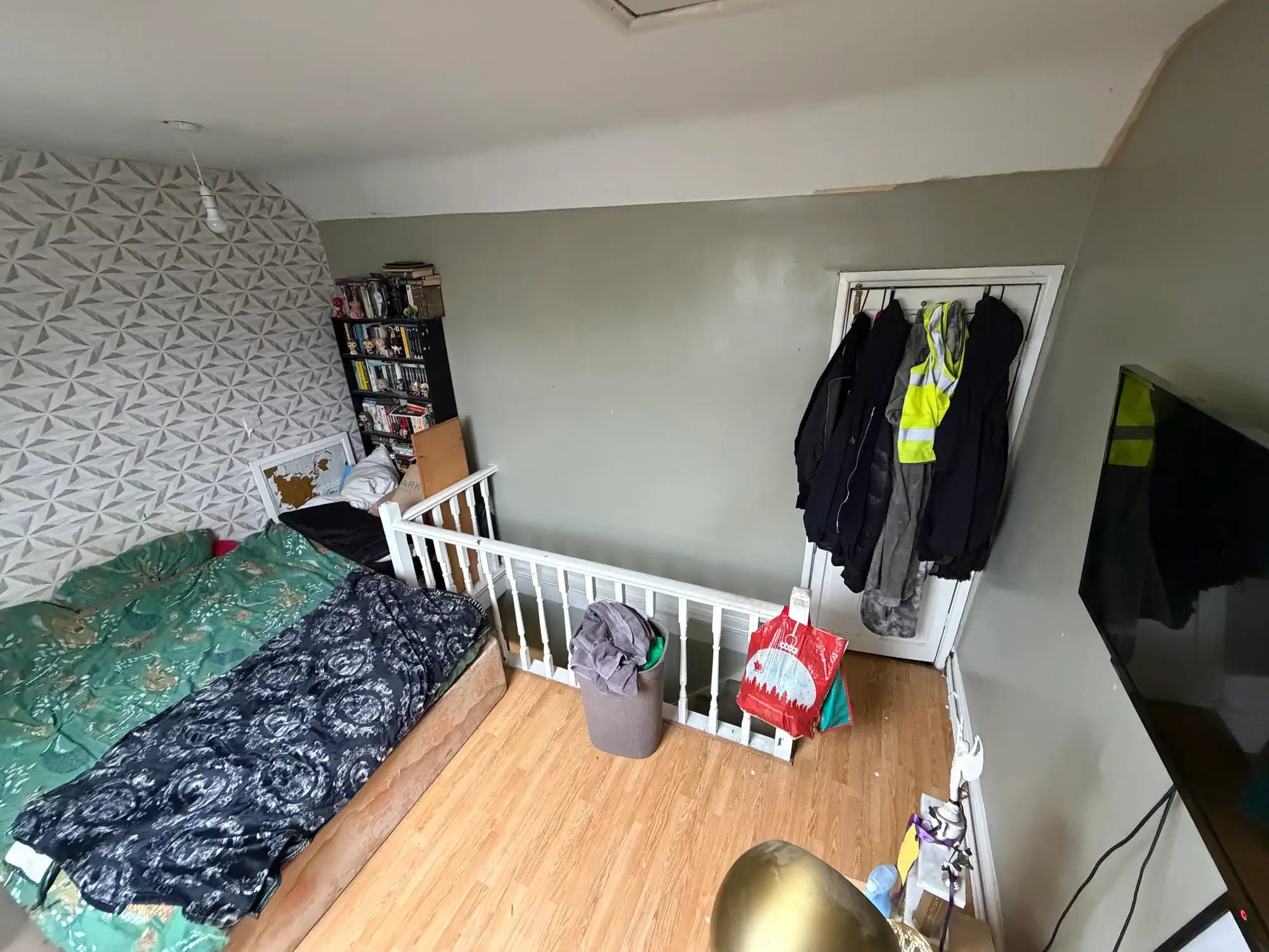 property photo 18 of 27