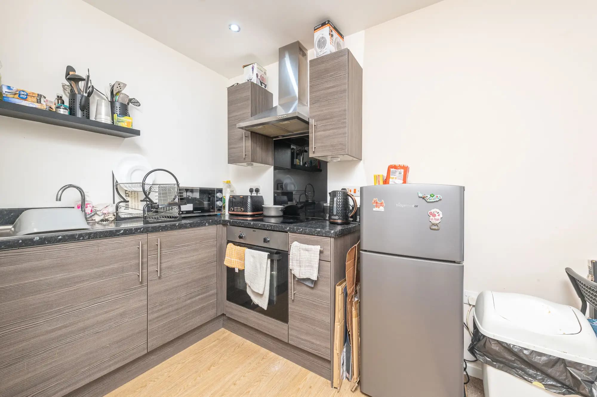 property photo 5 of 10