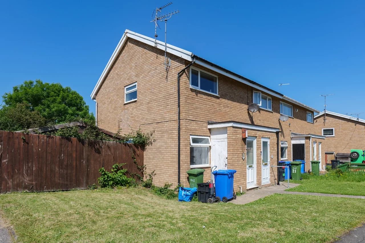 property photo 13 of 18