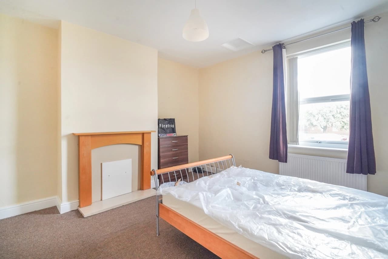 property photo 25 of 34