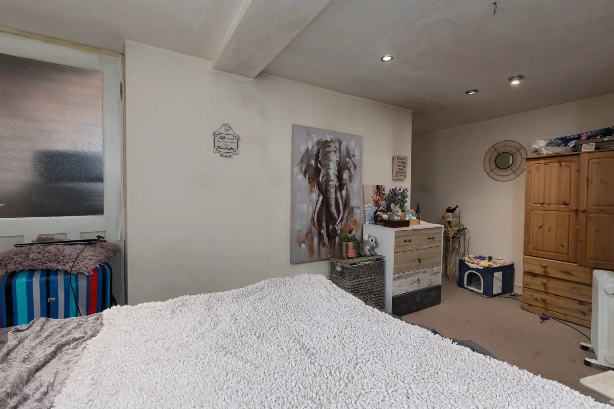 property photo 19 of 32