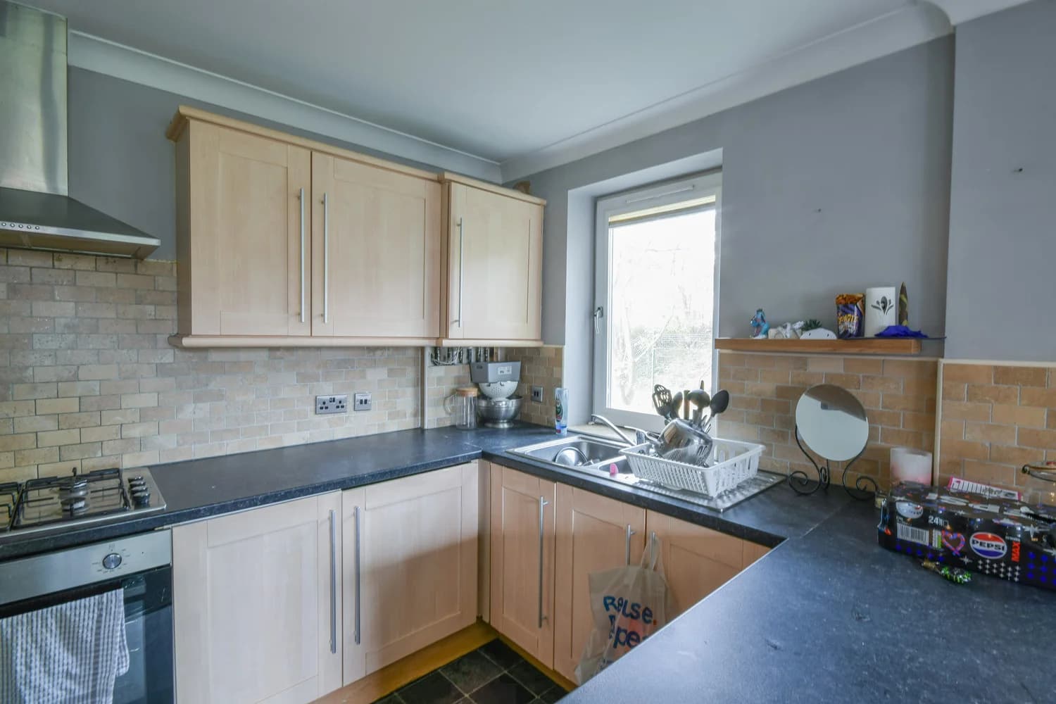 property photo 6 of 16