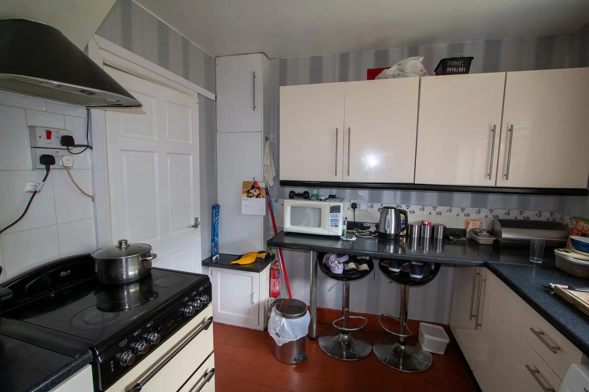 property photo 5 of 21