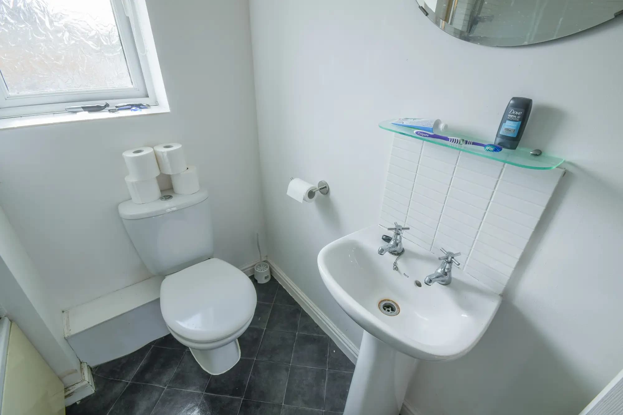 property photo 9 of 18