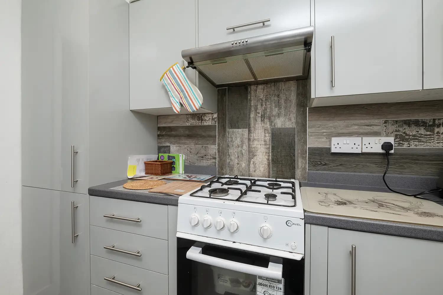 property photo 7 of 19