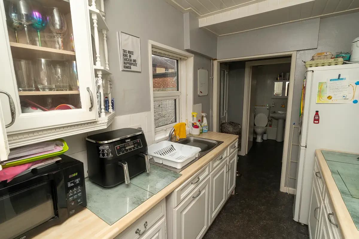 property photo 8 of 23