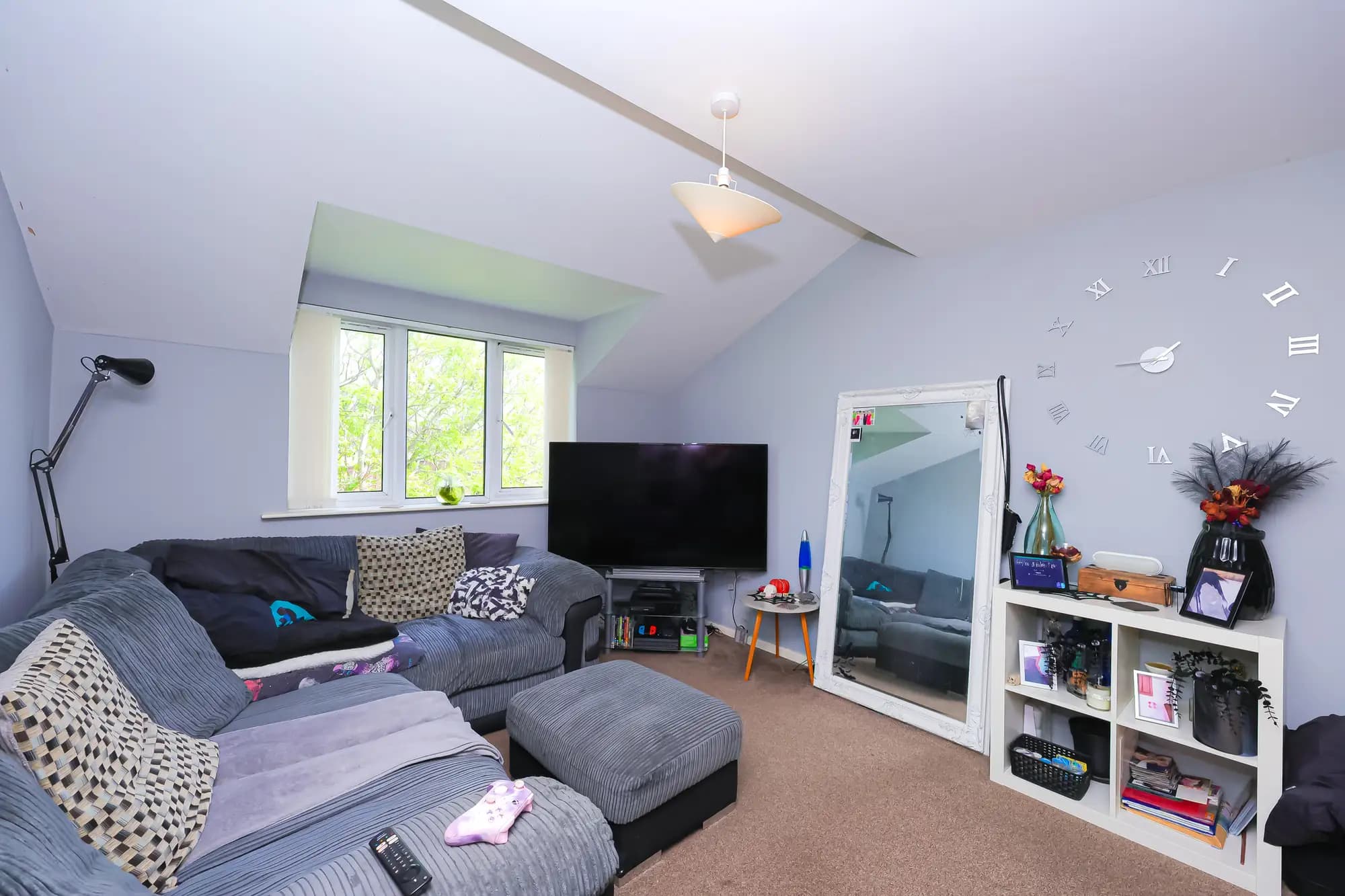 property photo 4 of 25