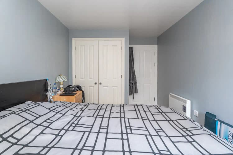 property photo 17 of 32