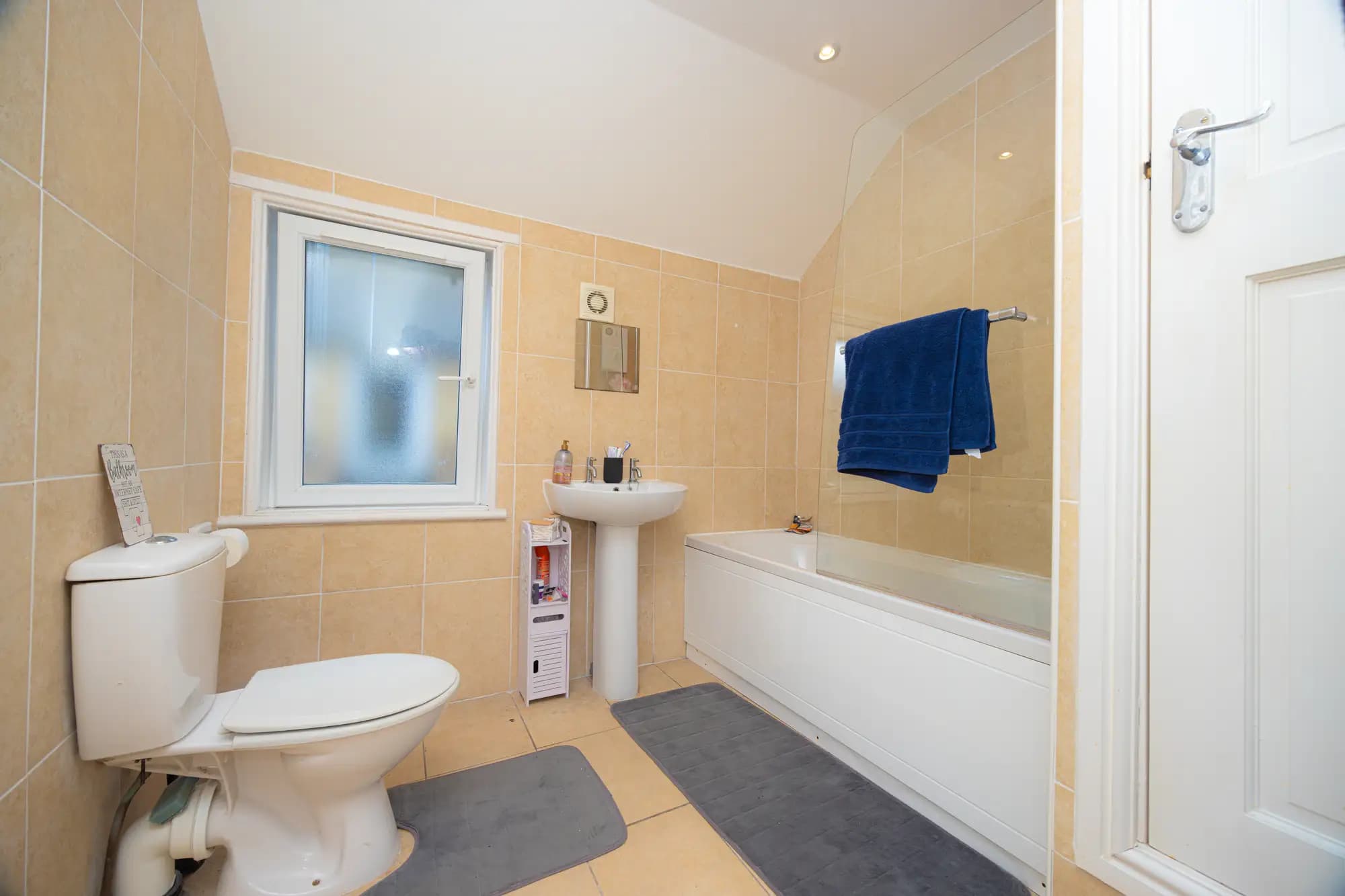 property photo 20 of 34