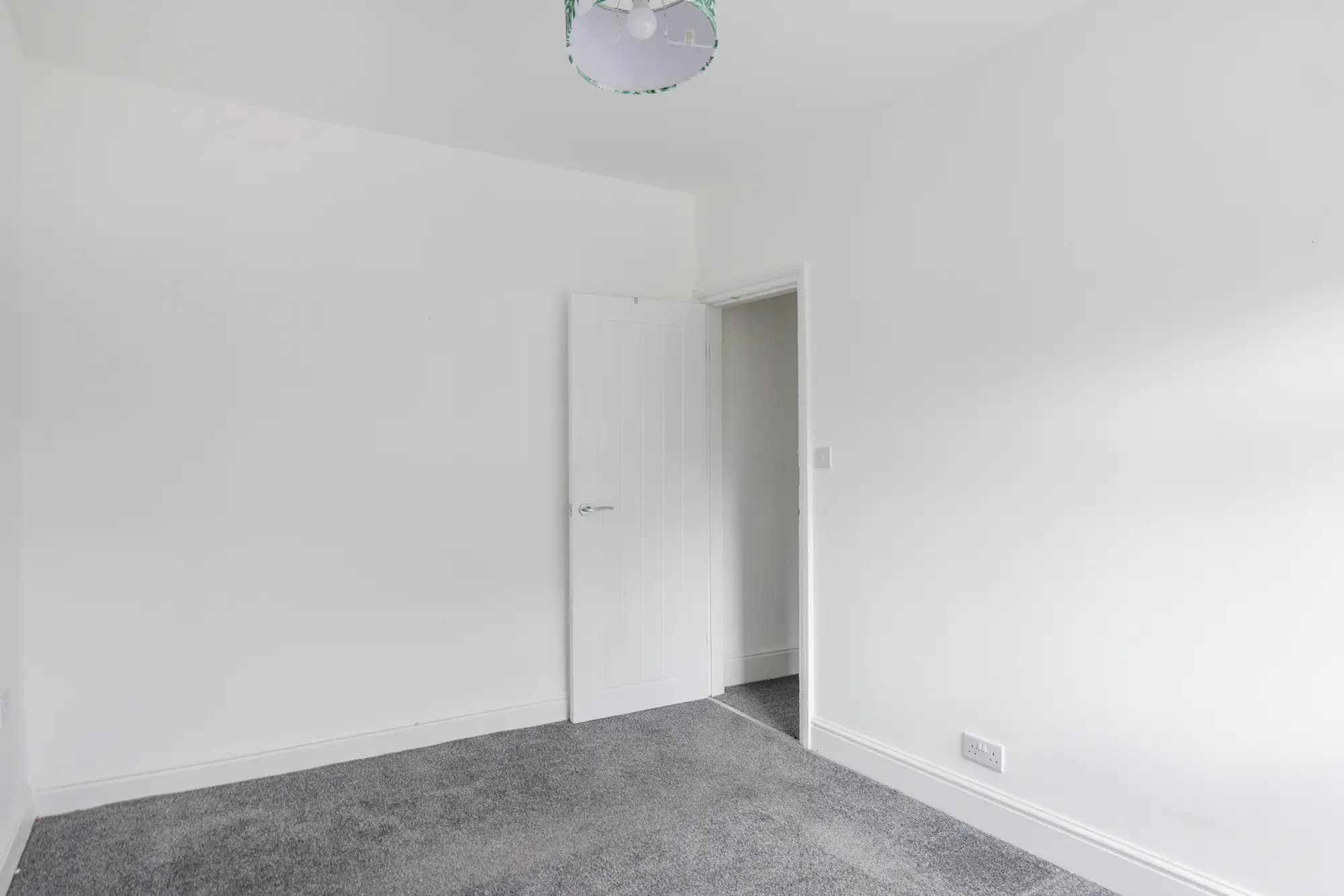 property photo 13 of 27