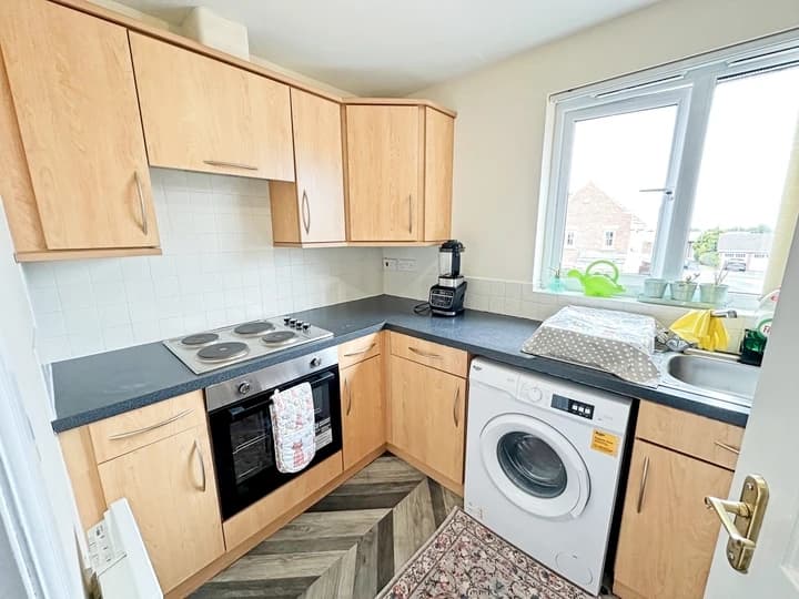 property photo 5 of 18