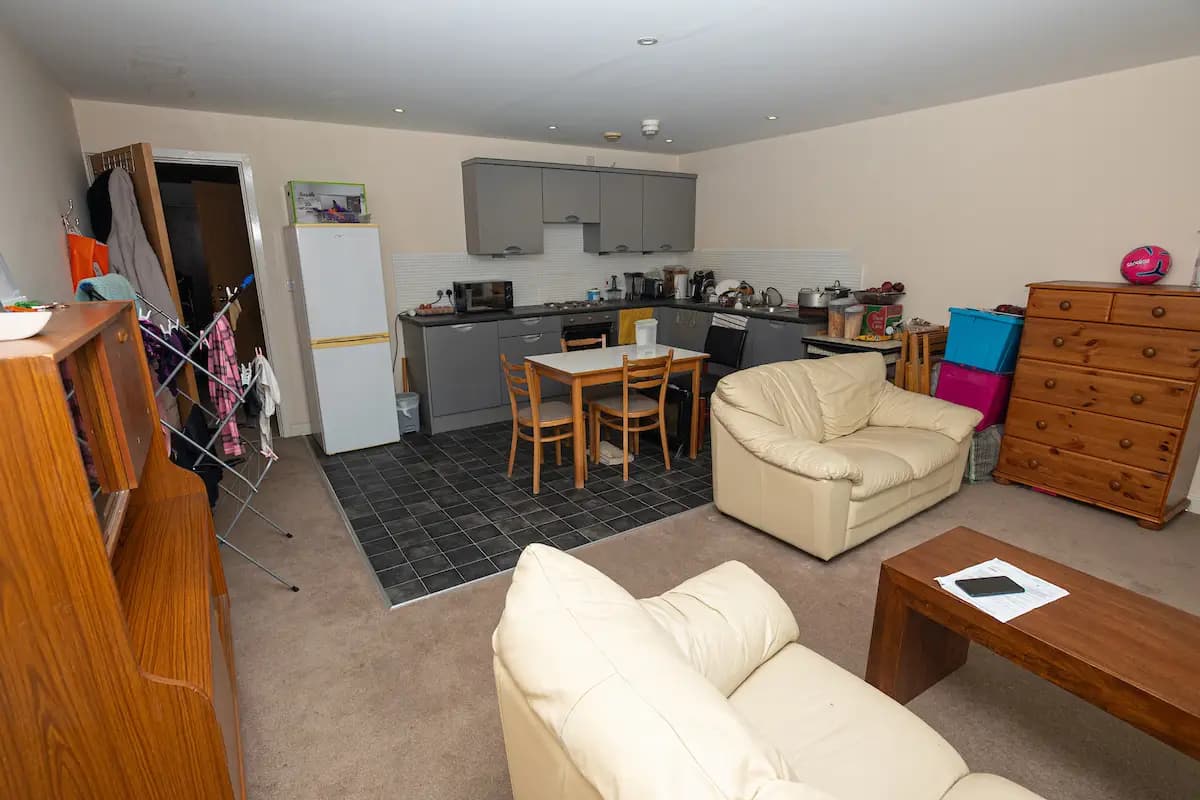 property photo 5 of 23