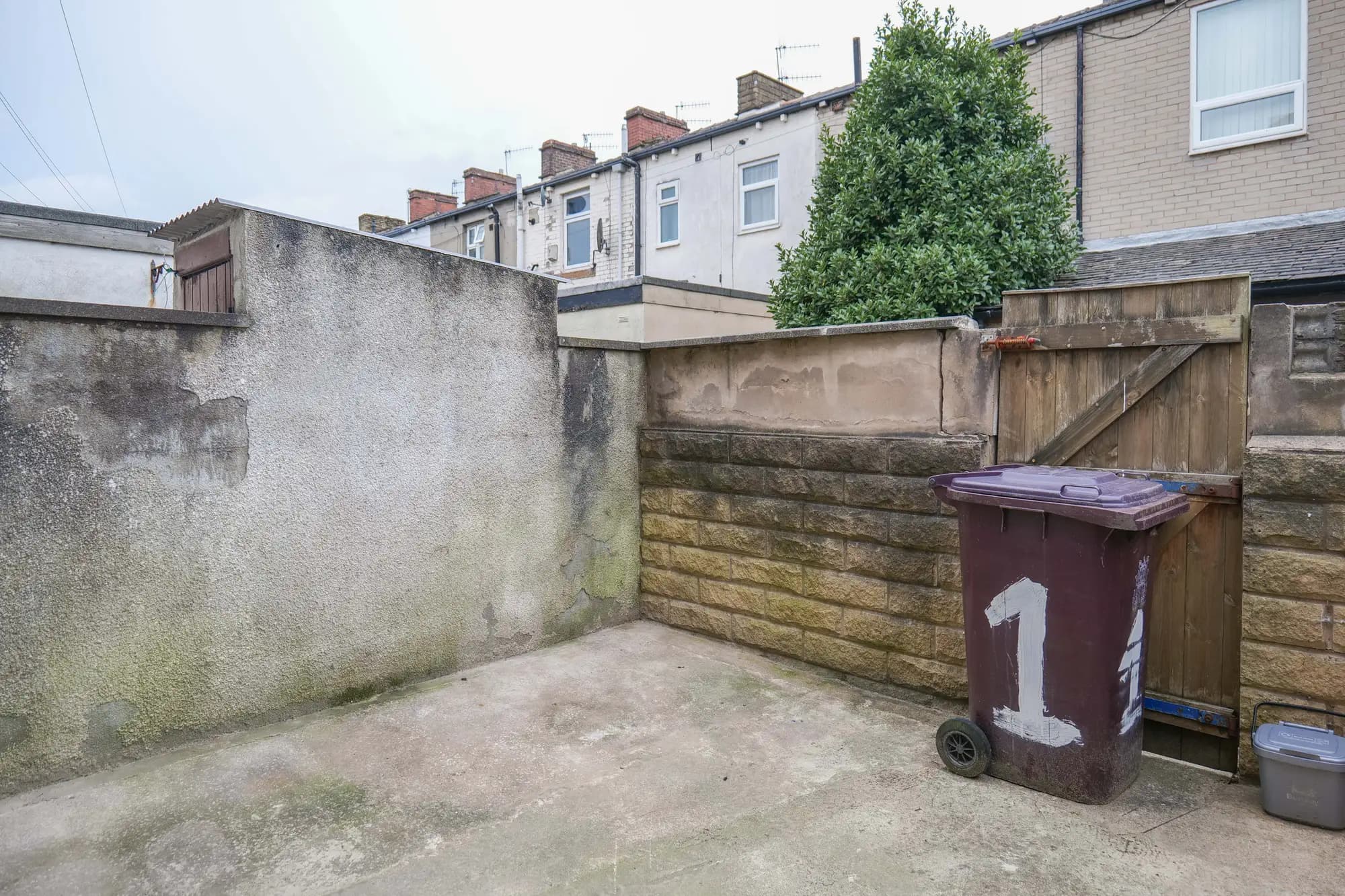 property photo 13 of 15