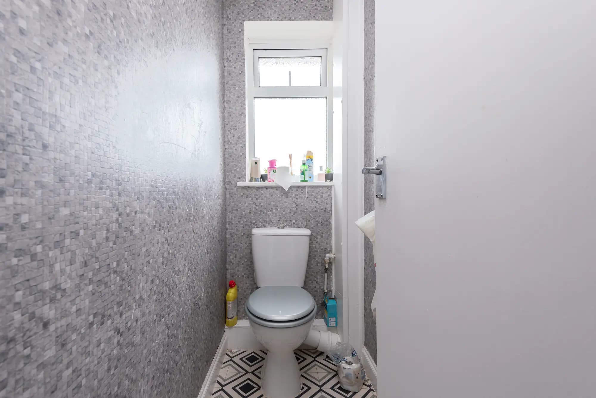 property photo 13 of 33