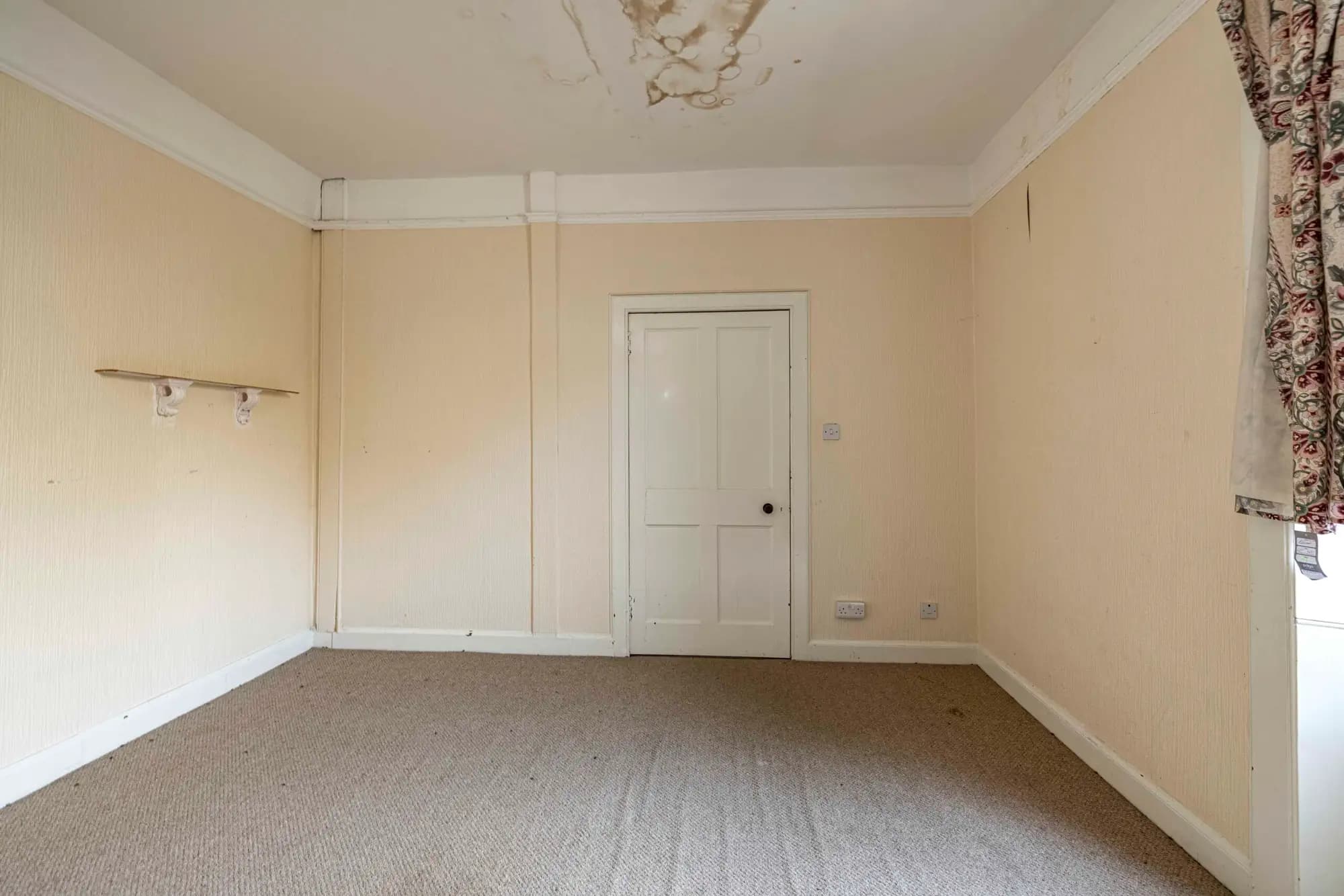 property photo 4 of 22