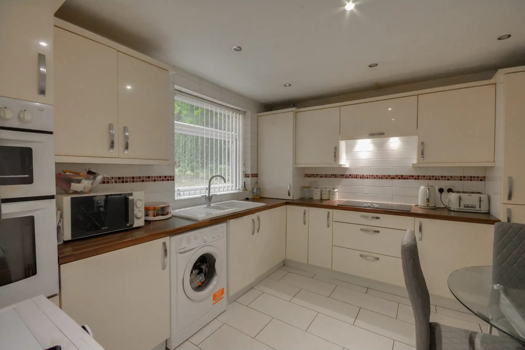 property photo 6 of 13