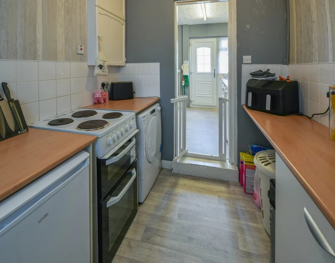 property photo 5 of 21