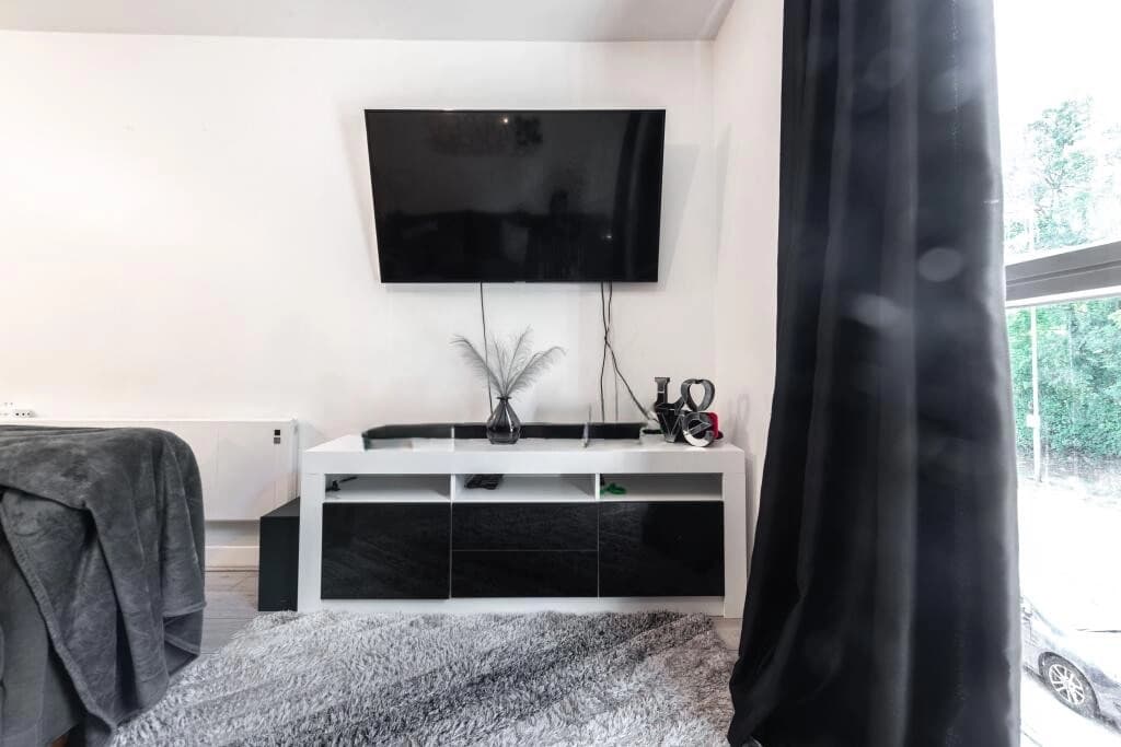 property photo 6 of 42