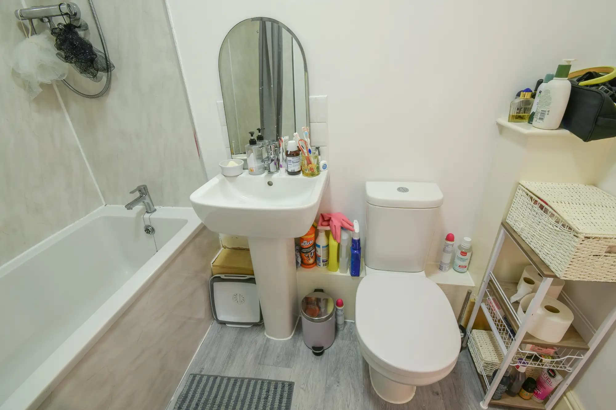 property photo 8 of 16