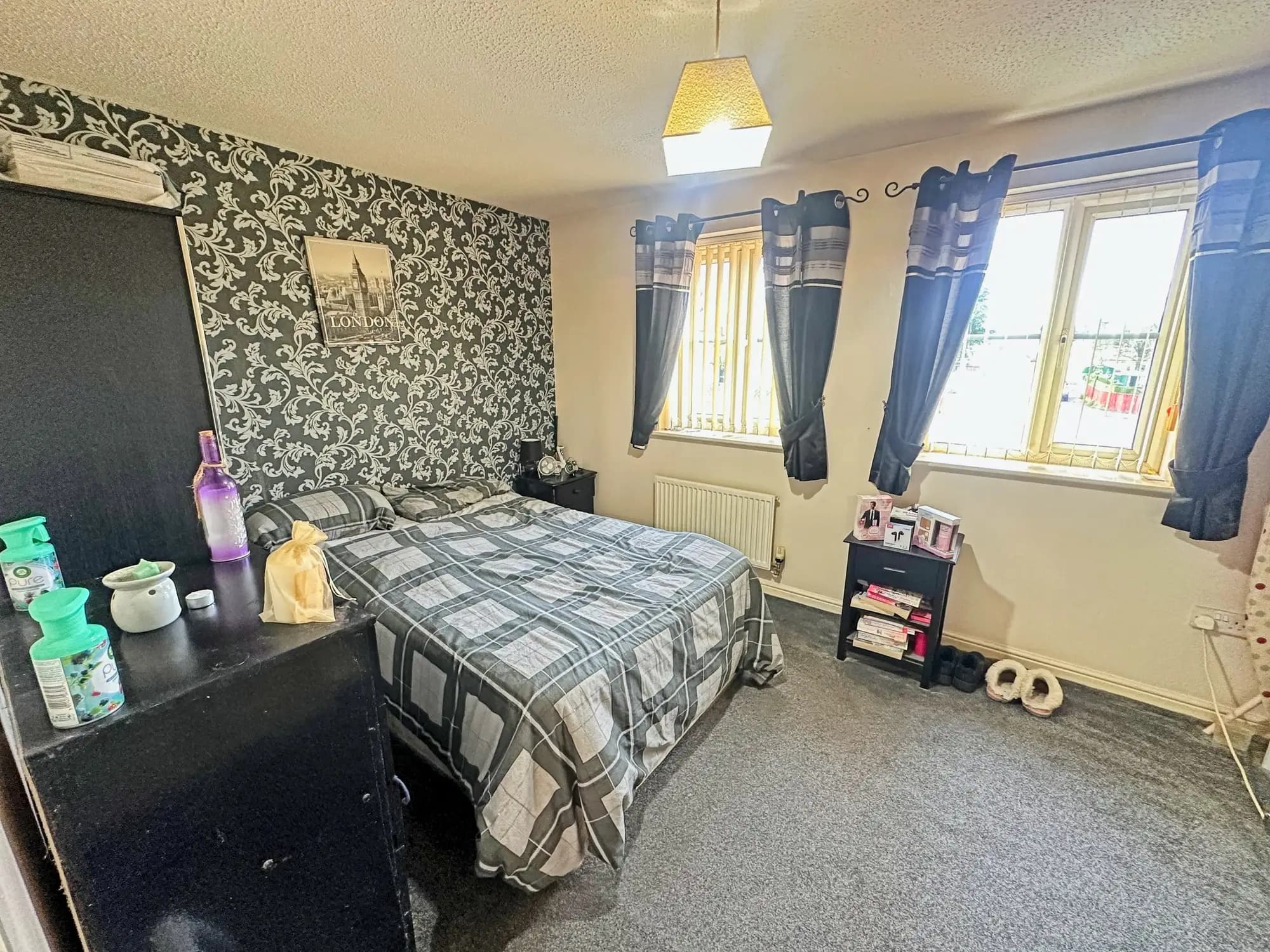 property photo 20 of 27