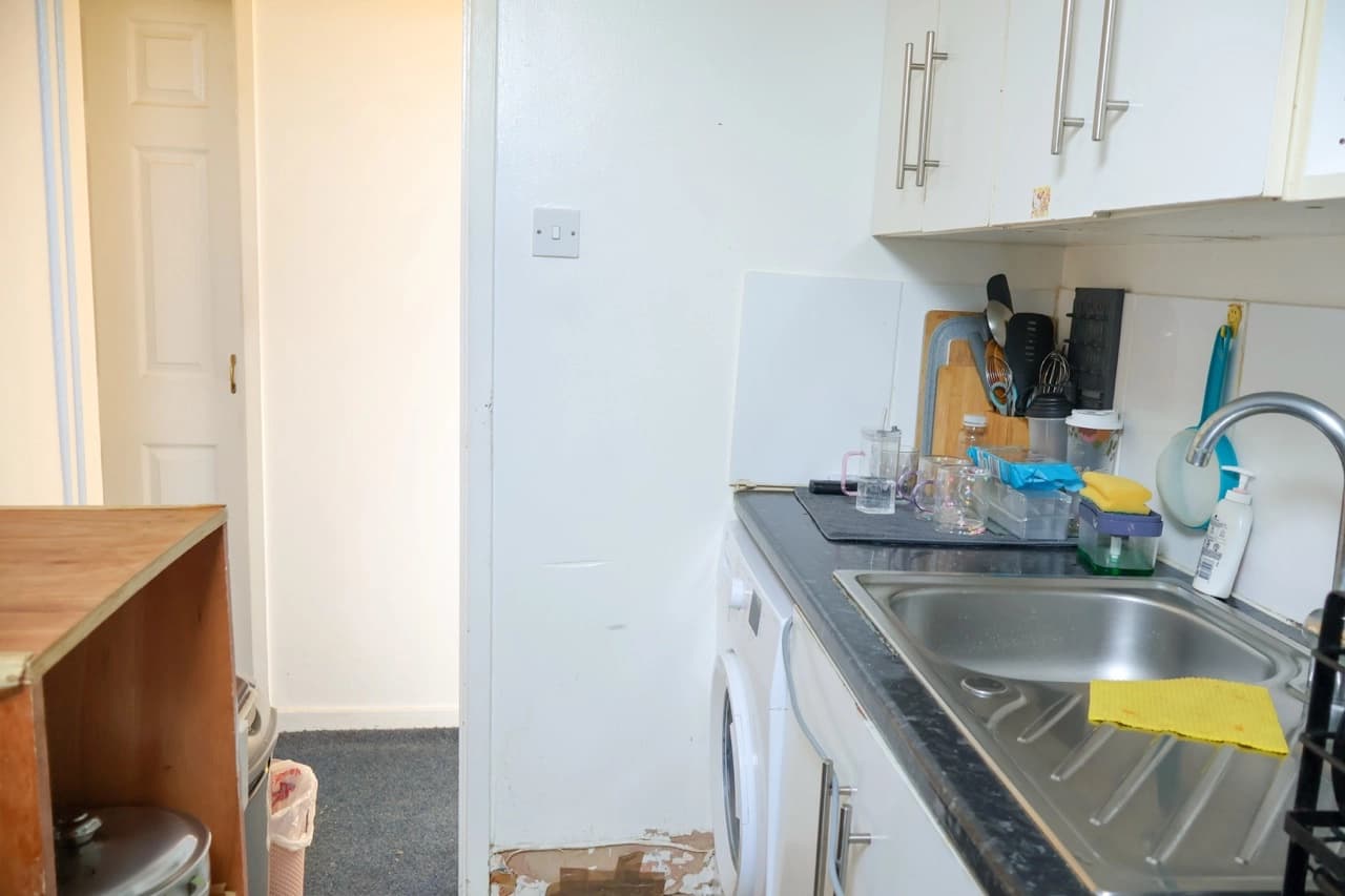 property photo 6 of 15