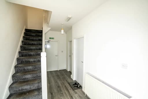 property photo 21 of 30