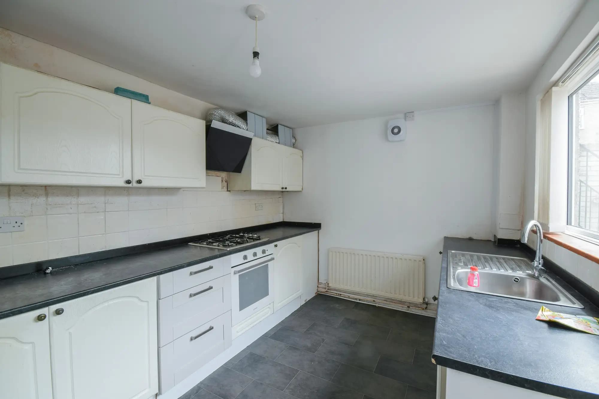 property photo 4 of 14