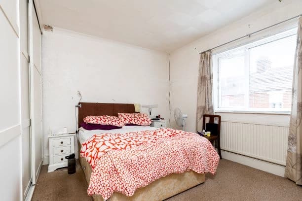 property photo 10 of 16