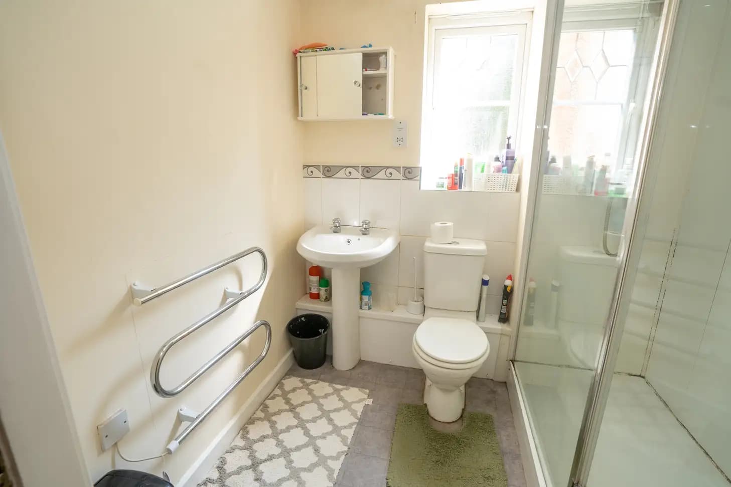 property photo 7 of 18