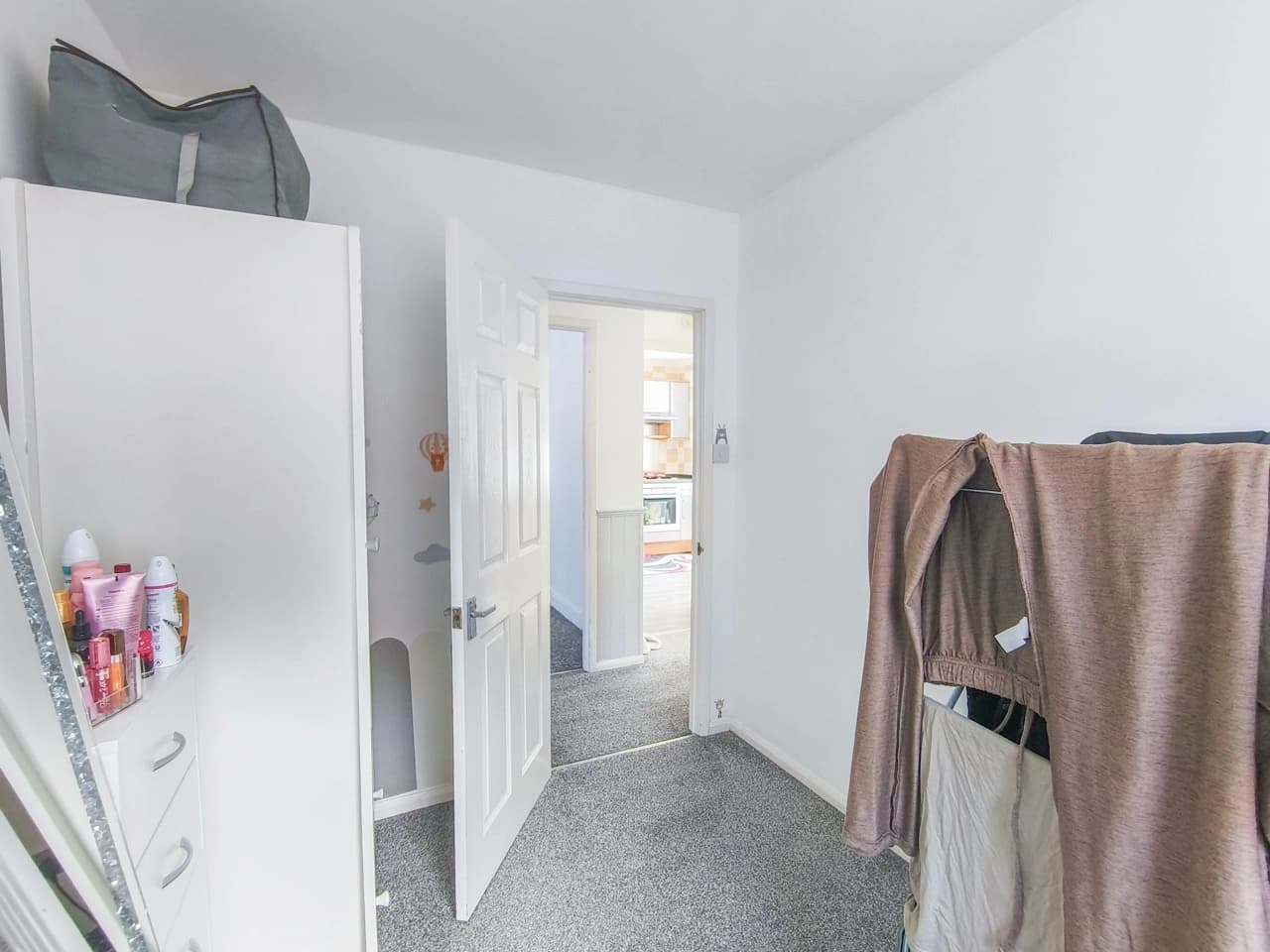 property photo 13 of 17