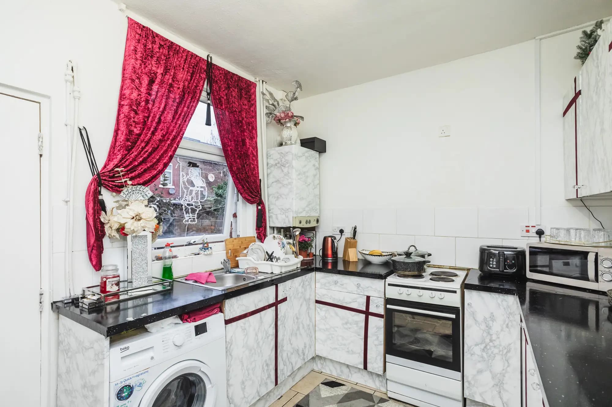 property photo 7 of 16